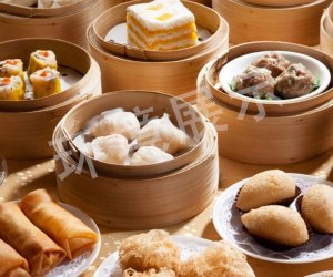 赴英國（雷?。? 中餐館 點心師